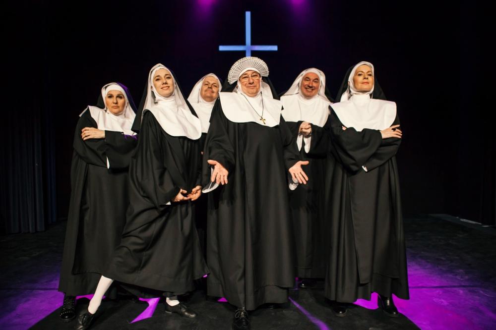 NUNE V AKCIJI! / GLASBENA KOMEDIJA