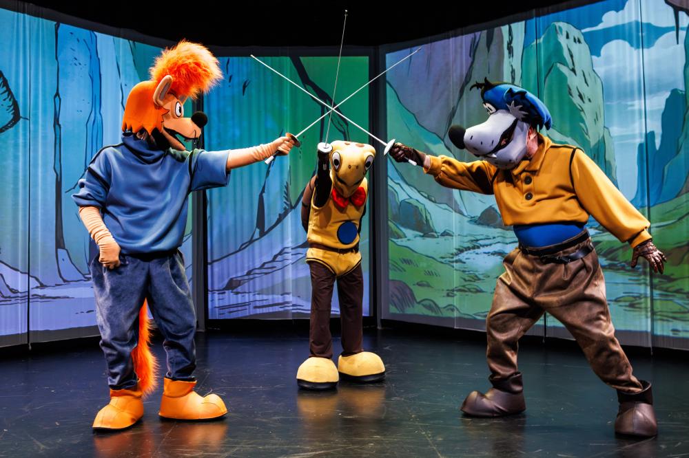 DOGODIVŠČINE ZVITOREPCA, TRDONJE IN LAKOTNIKA: TRIJE MUŠKETIRJI / DRAMSKA PREDSTAVA