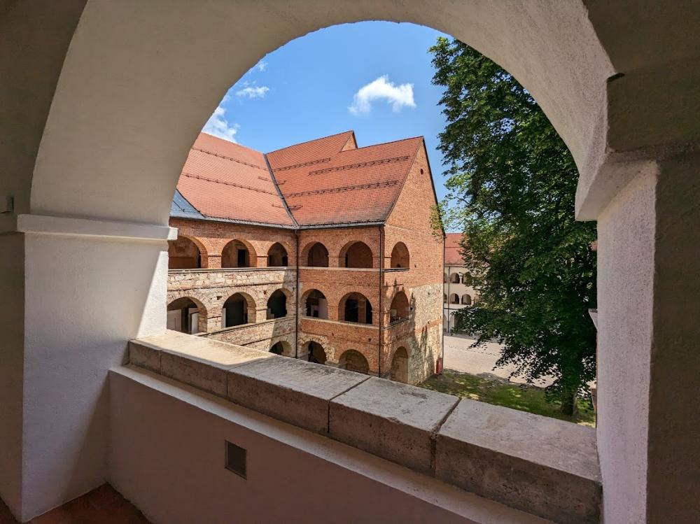 JAVNO VODSTVO: SKRITI KOTIČKI NEKDANJEGA CISTERCIJANSKEGA SAMOSTANA