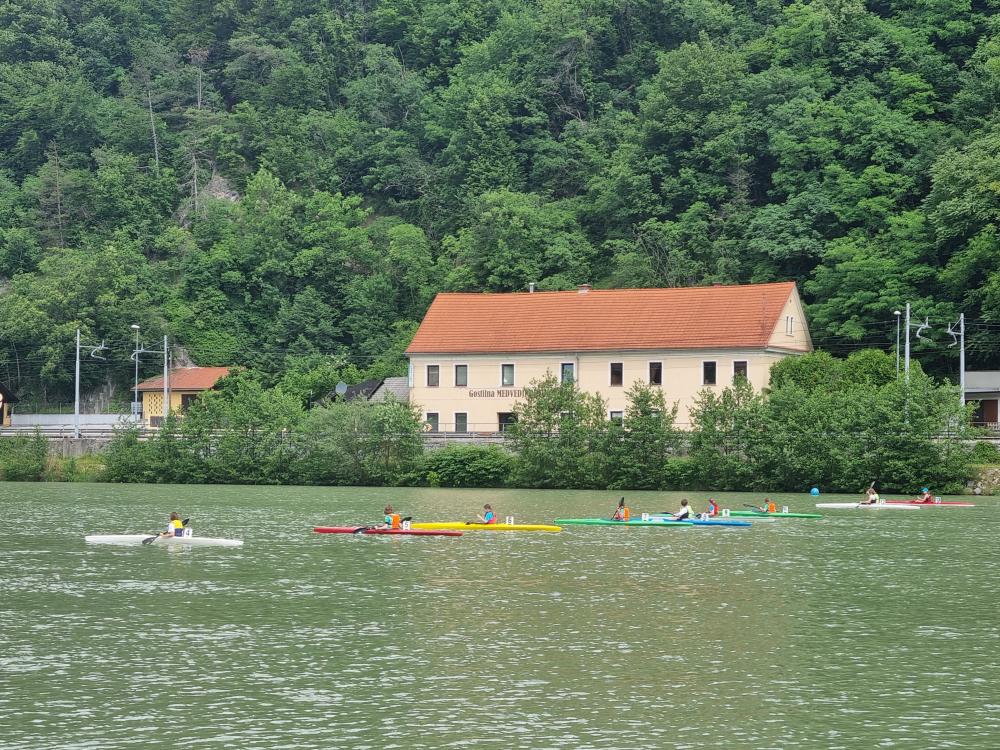  »BRESTANICA 2026« TEKMOVANJE ZA SLOVENSKI POKAL V KAJAK SPRINTU ZA MLAJŠE KATEGORIJE IN TEKMOVANJE V KAJAK SPRINTU