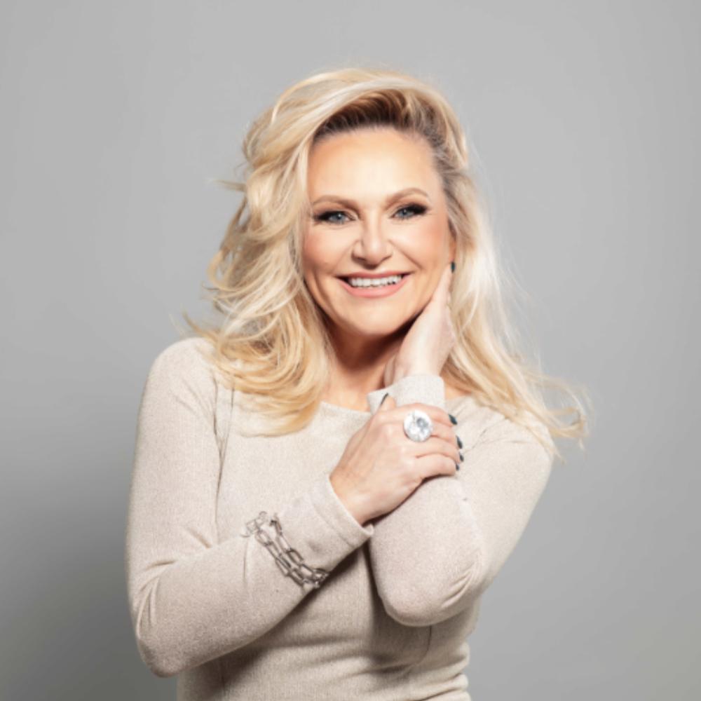 KONCERT: NUŠA DERENDA - MESTNA PROMENADA BREŽICE 24